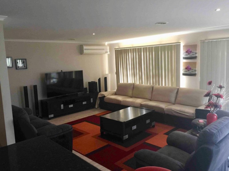 43 Tyndall Street, Cranbourne East VIC 3977