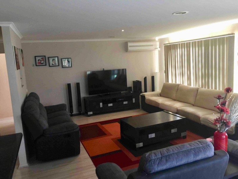 43 Tyndall Street, Cranbourne East VIC 3977