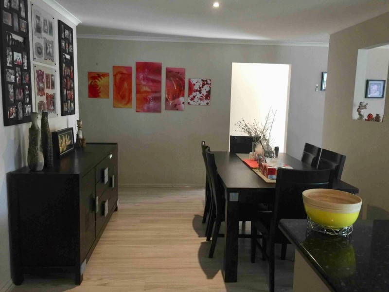 43 Tyndall Street, Cranbourne East VIC 3977