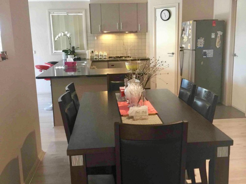 43 Tyndall Street, Cranbourne East VIC 3977