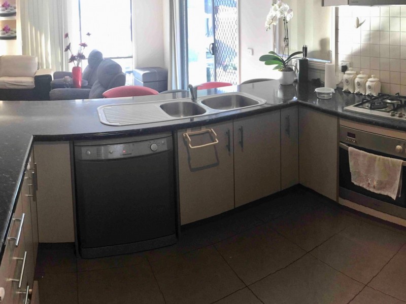 43 Tyndall Street, Cranbourne East VIC 3977