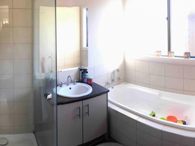 43 Tyndall Street, Cranbourne East VIC 3977