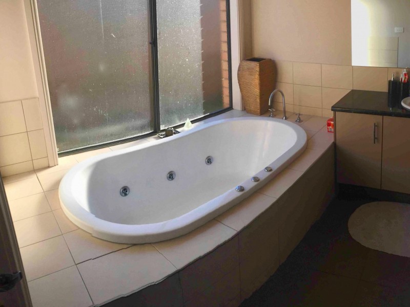 43 Tyndall Street, Cranbourne East VIC 3977