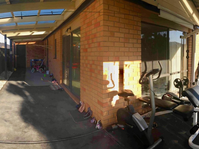 43 Tyndall Street, Cranbourne East VIC 3977