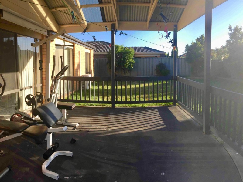 43 Tyndall Street, Cranbourne East VIC 3977