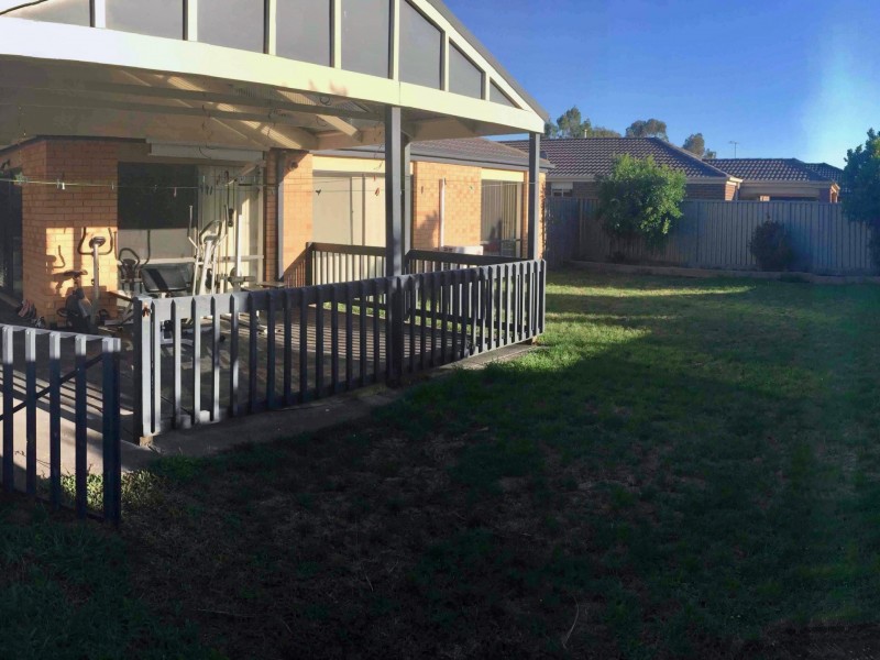 43 Tyndall Street, Cranbourne East VIC 3977