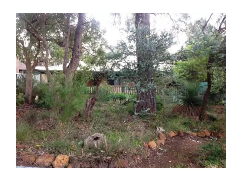 13 Landers Road, Lesmurdie WA 6076