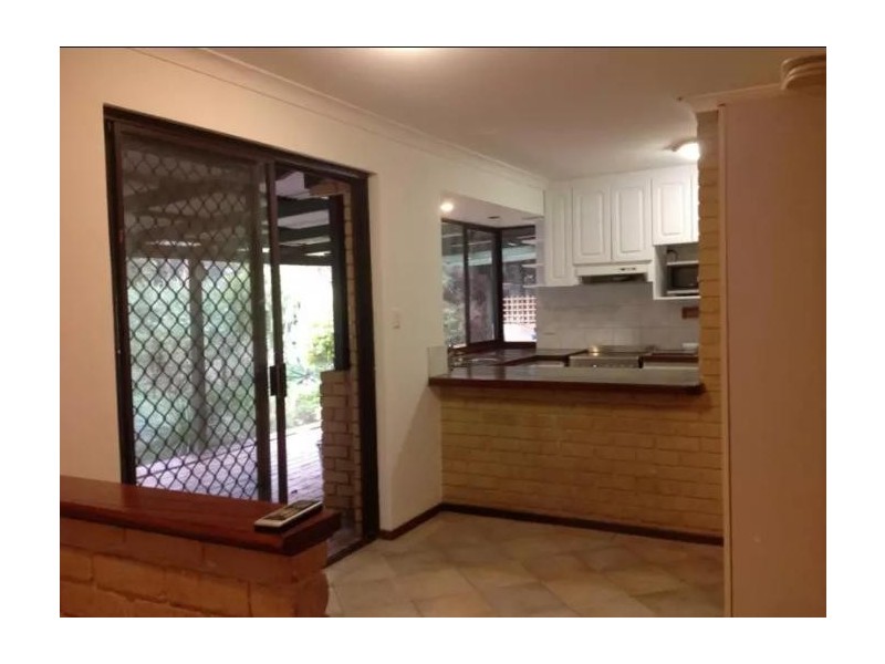 13 Landers Road, Lesmurdie WA 6076