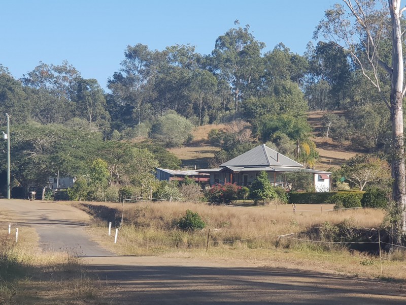 16 Eileen Crescent, Horse Camp QLD 4671