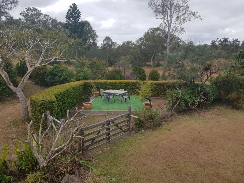 16 Eileen Crescent, Horse Camp QLD 4671