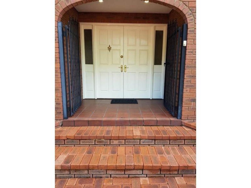 56 Warlingham Drive, Lesmurdie WA 6076