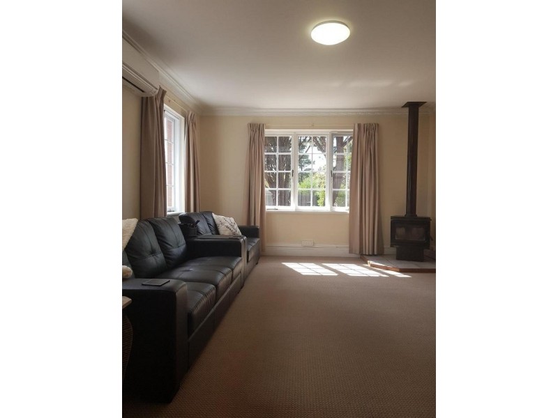 56 Warlingham Drive, Lesmurdie WA 6076