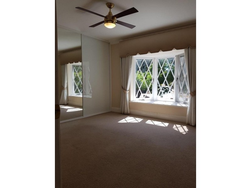 56 Warlingham Drive, Lesmurdie WA 6076