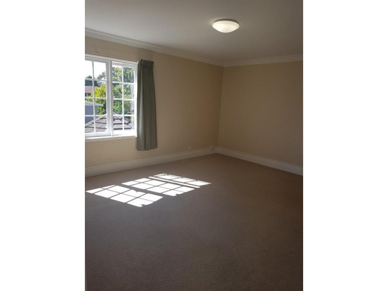 56 Warlingham Drive, Lesmurdie WA 6076