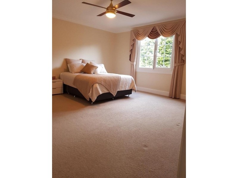 56 Warlingham Drive, Lesmurdie WA 6076