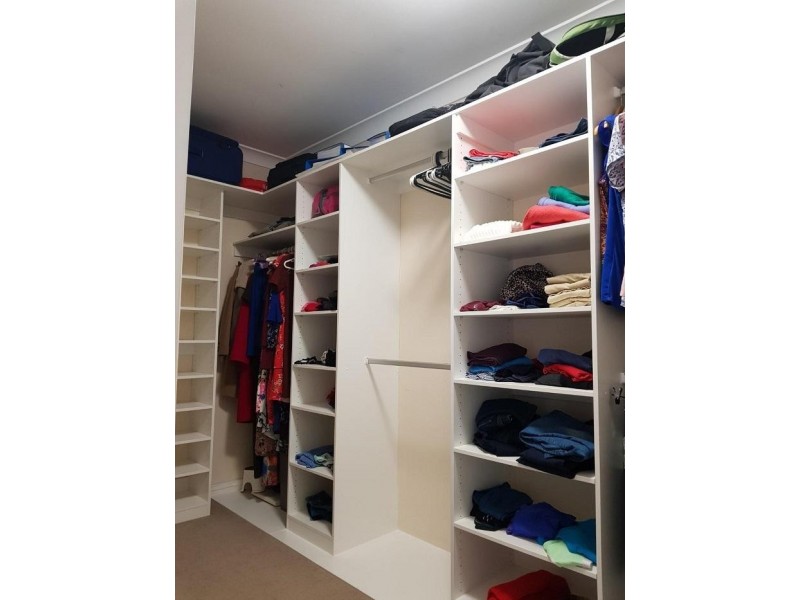 56 Warlingham Drive, Lesmurdie WA 6076