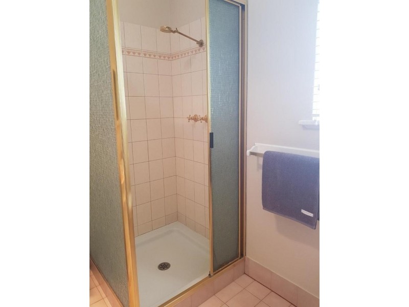 56 Warlingham Drive, Lesmurdie WA 6076