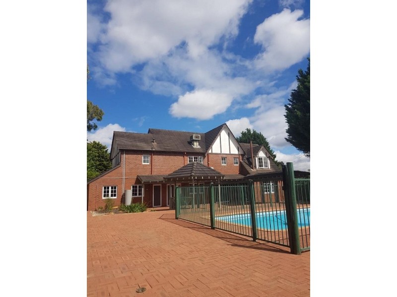 56 Warlingham Drive, Lesmurdie WA 6076