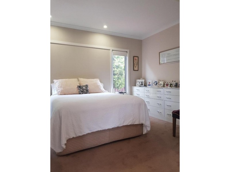 56 Warlingham Drive, Lesmurdie WA 6076