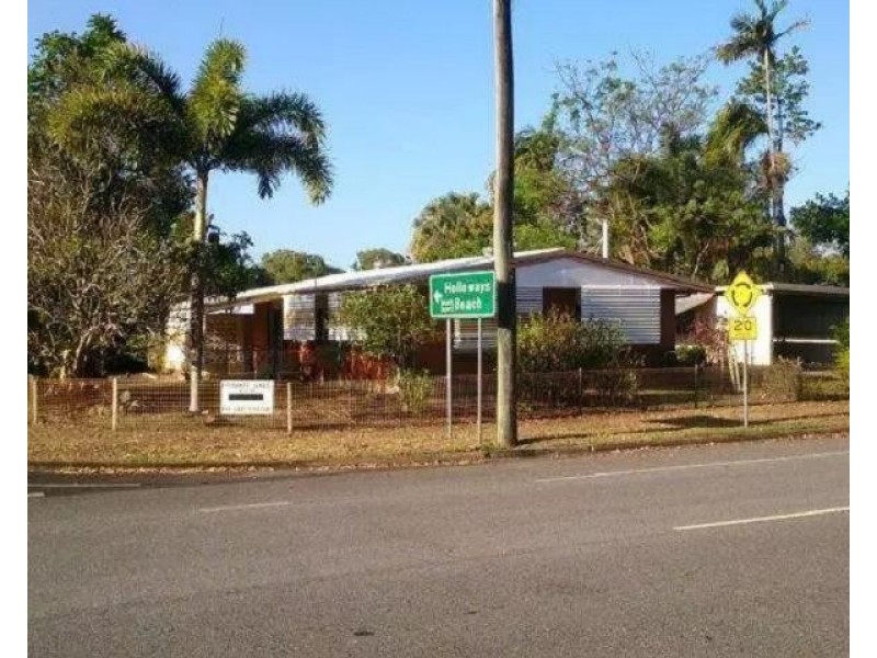 2 Fern Street, Holloways Beach QLD 4878