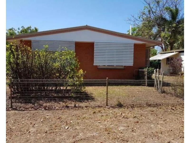 2 Fern Street, Holloways Beach QLD 4878