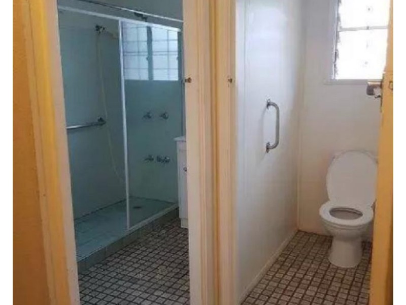 2 Fern Street, Holloways Beach QLD 4878