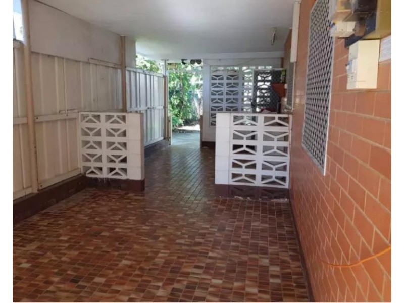 2 Fern Street, Holloways Beach QLD 4878