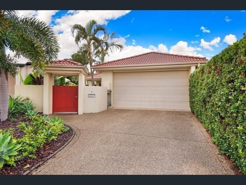 7 Oyster Court, Twin Waters QLD 4564