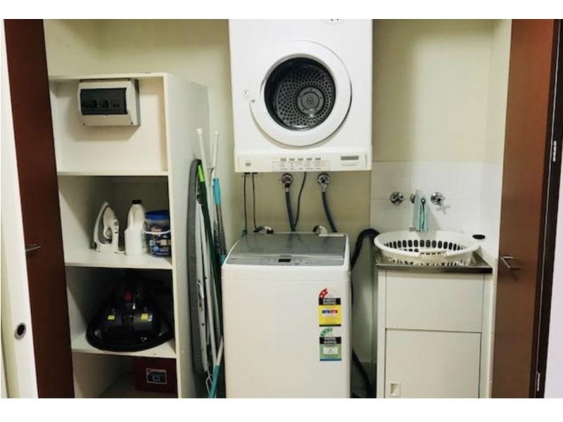 1043/23 Ferny Avenue, Surfers Paradise QLD 4217