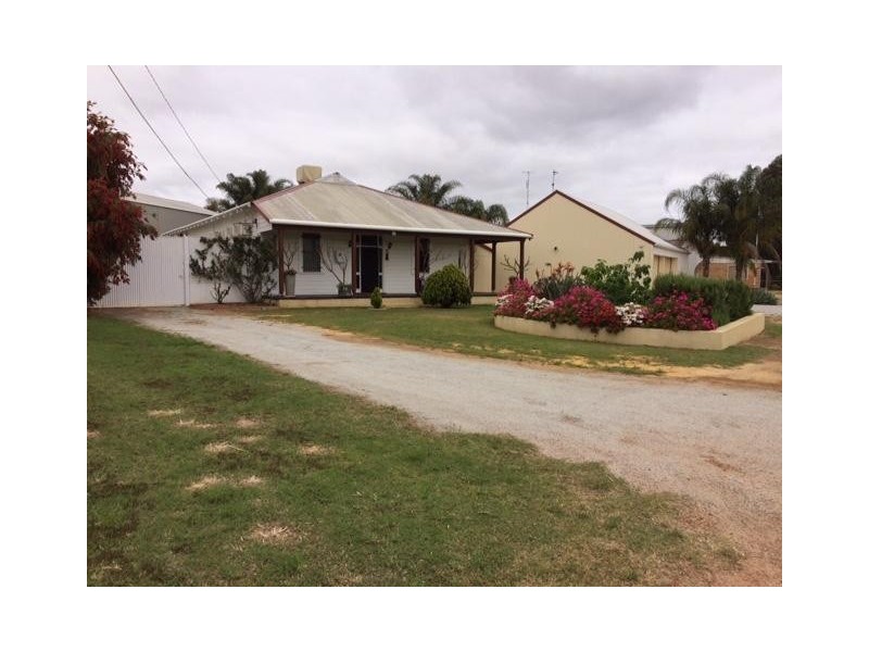 18 York Road, Northam WA 6401