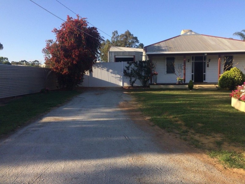 18 York Road, Northam WA 6401