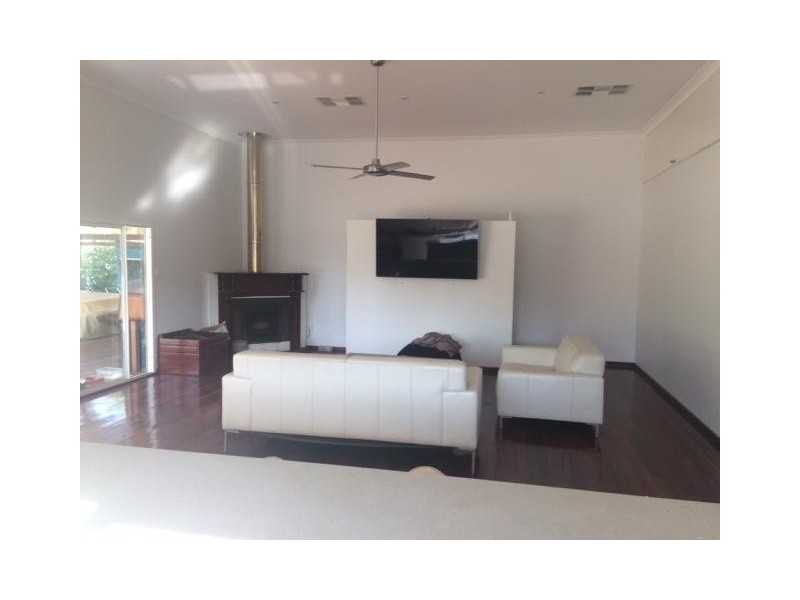 18 York Road, Northam WA 6401