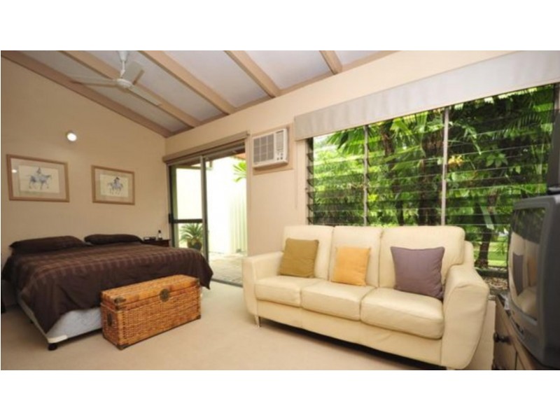 13 Mahogany Street, Holloways Beach QLD 4878