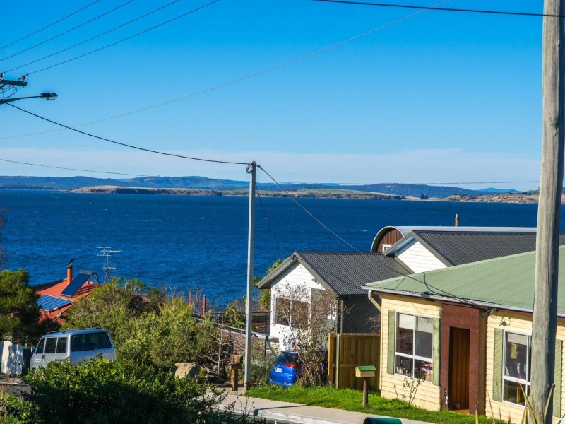 32 Seaview Avenue, Taroona TAS 7053