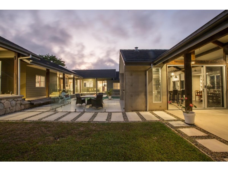 13 Voyager Street, South Mission Beach QLD 4852