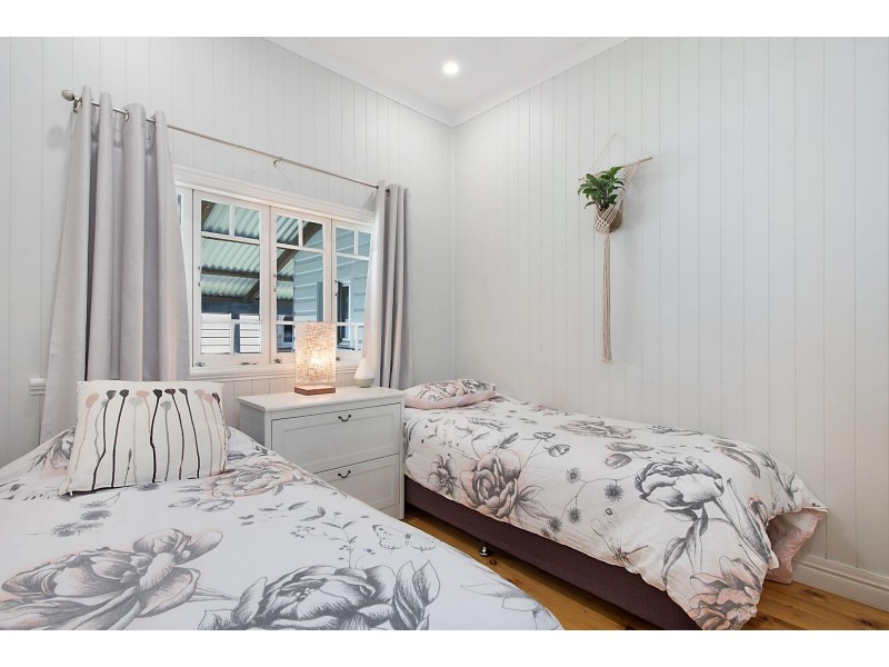 6 Lunn Street, Sandgate QLD 4017