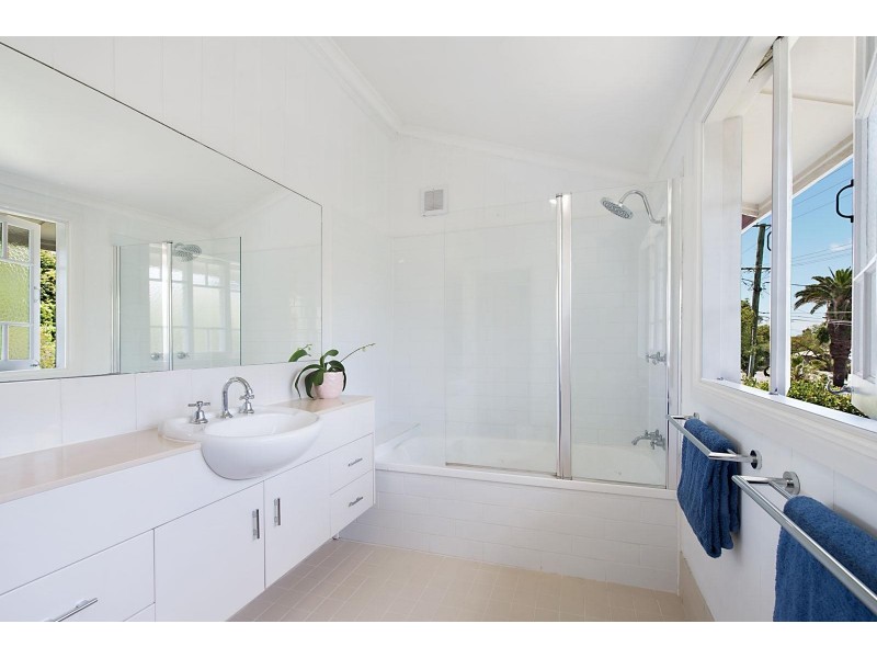 6 Lunn Street, Sandgate QLD 4017