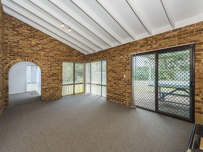 6 Banksia Court, Jandakot WA 6164