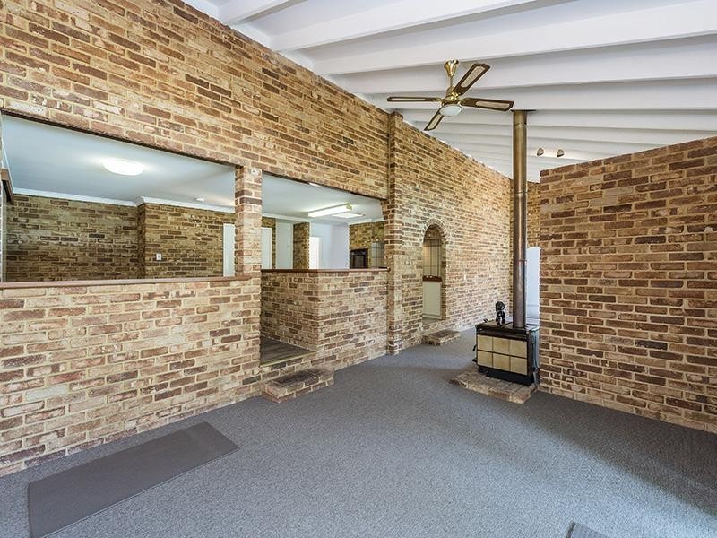 6 Banksia Court, Jandakot WA 6164