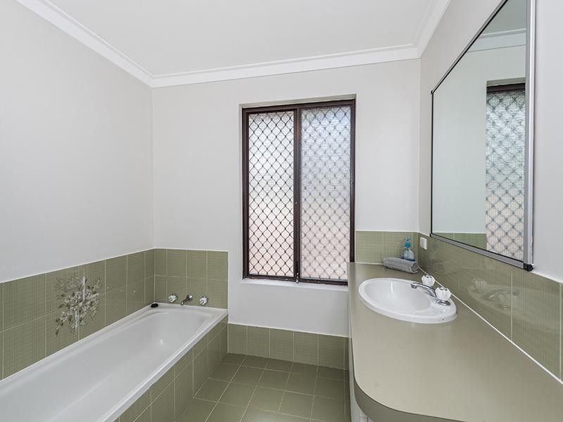 6 Banksia Court, Jandakot WA 6164