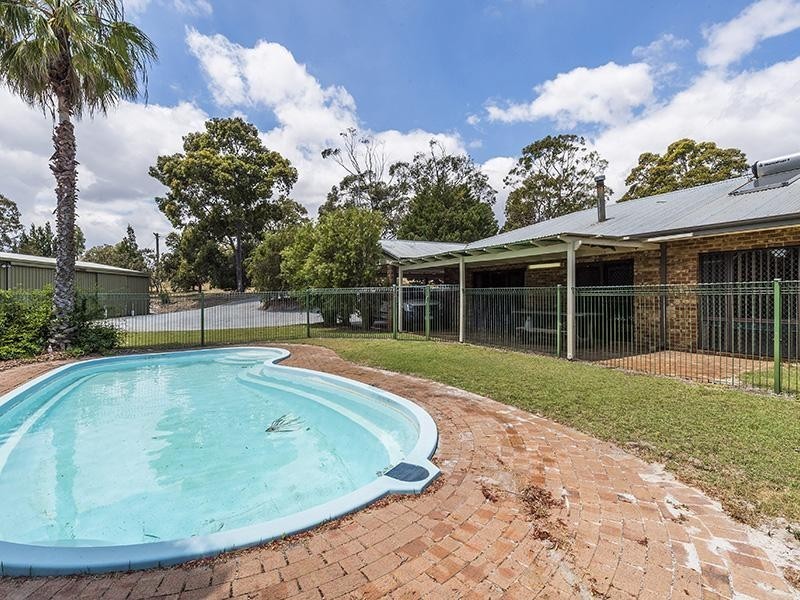 6 Banksia Court, Jandakot WA 6164