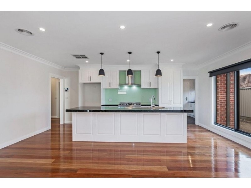 2/8 Barwon Avenue, Reservoir VIC 3073