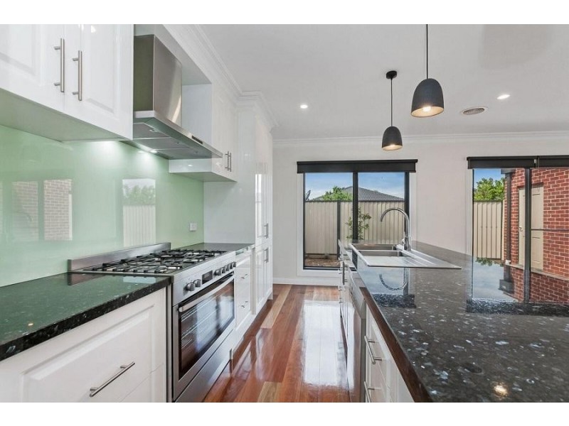 2/8 Barwon Avenue, Reservoir VIC 3073