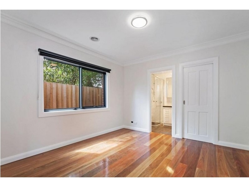 2/8 Barwon Avenue, Reservoir VIC 3073