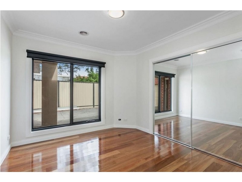 2/8 Barwon Avenue, Reservoir VIC 3073