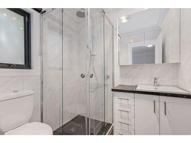 2/8 Barwon Avenue, Reservoir VIC 3073