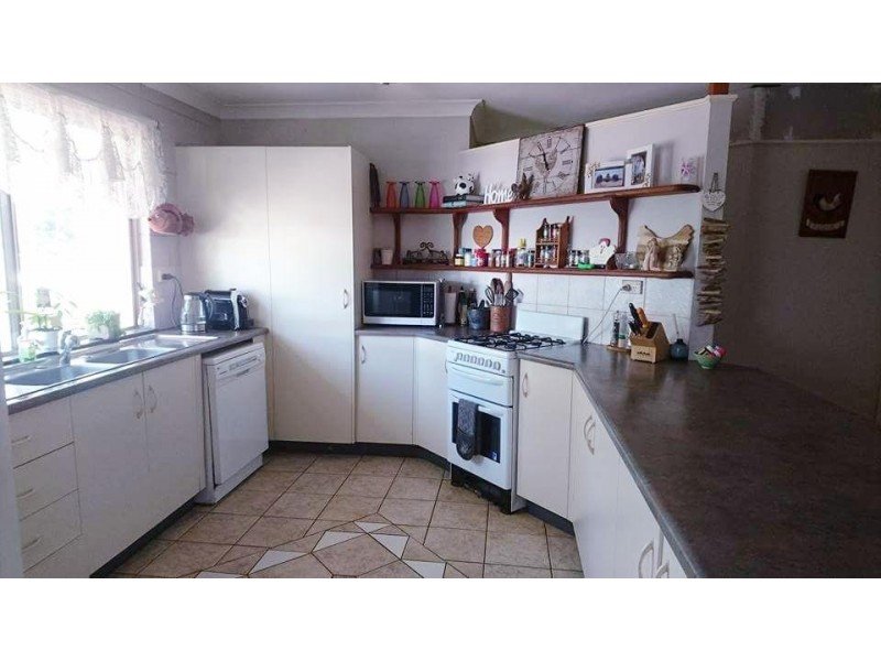 99 Toolakea Beach Road, Bluewater QLD 4818