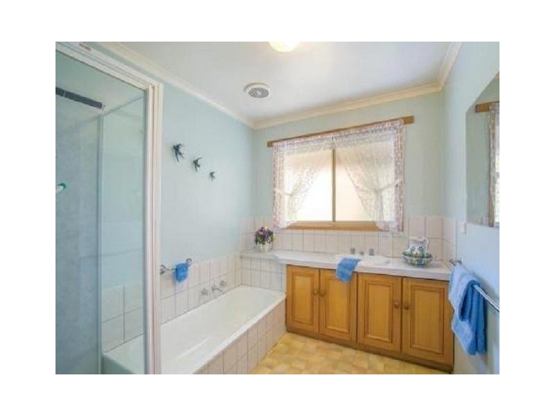 1 Easons Road, Buninyong VIC 3357