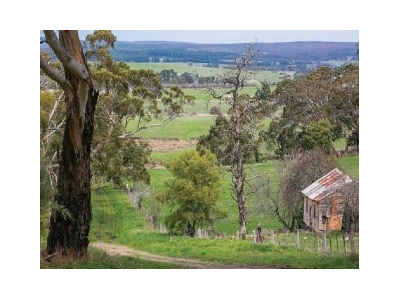 1 Easons Road, Buninyong VIC 3357