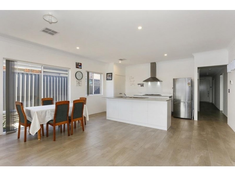 8 Lustre Road, Eglinton WA 6034